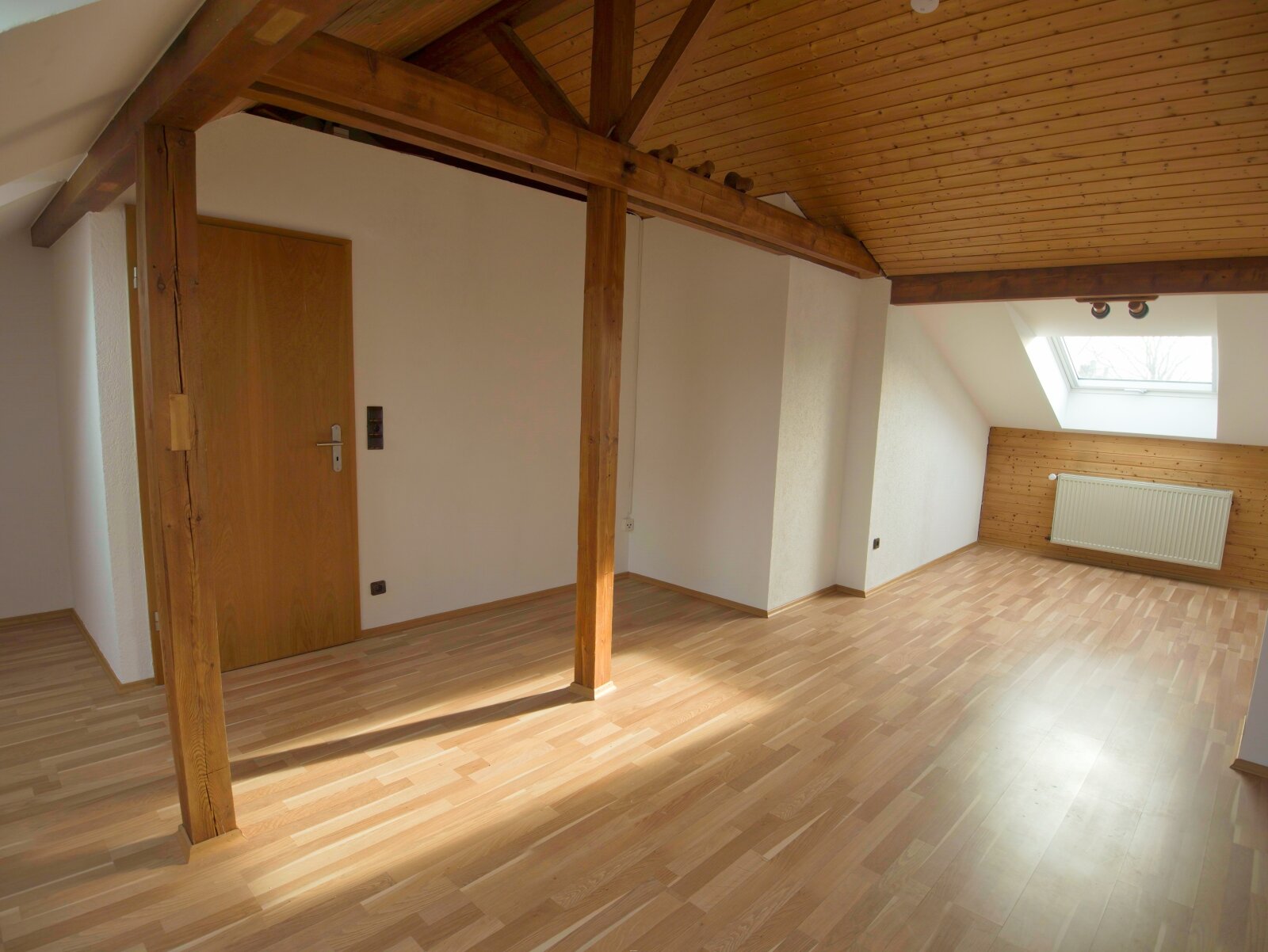 Dreifamilienhaus mit riesigem Garten für Familien