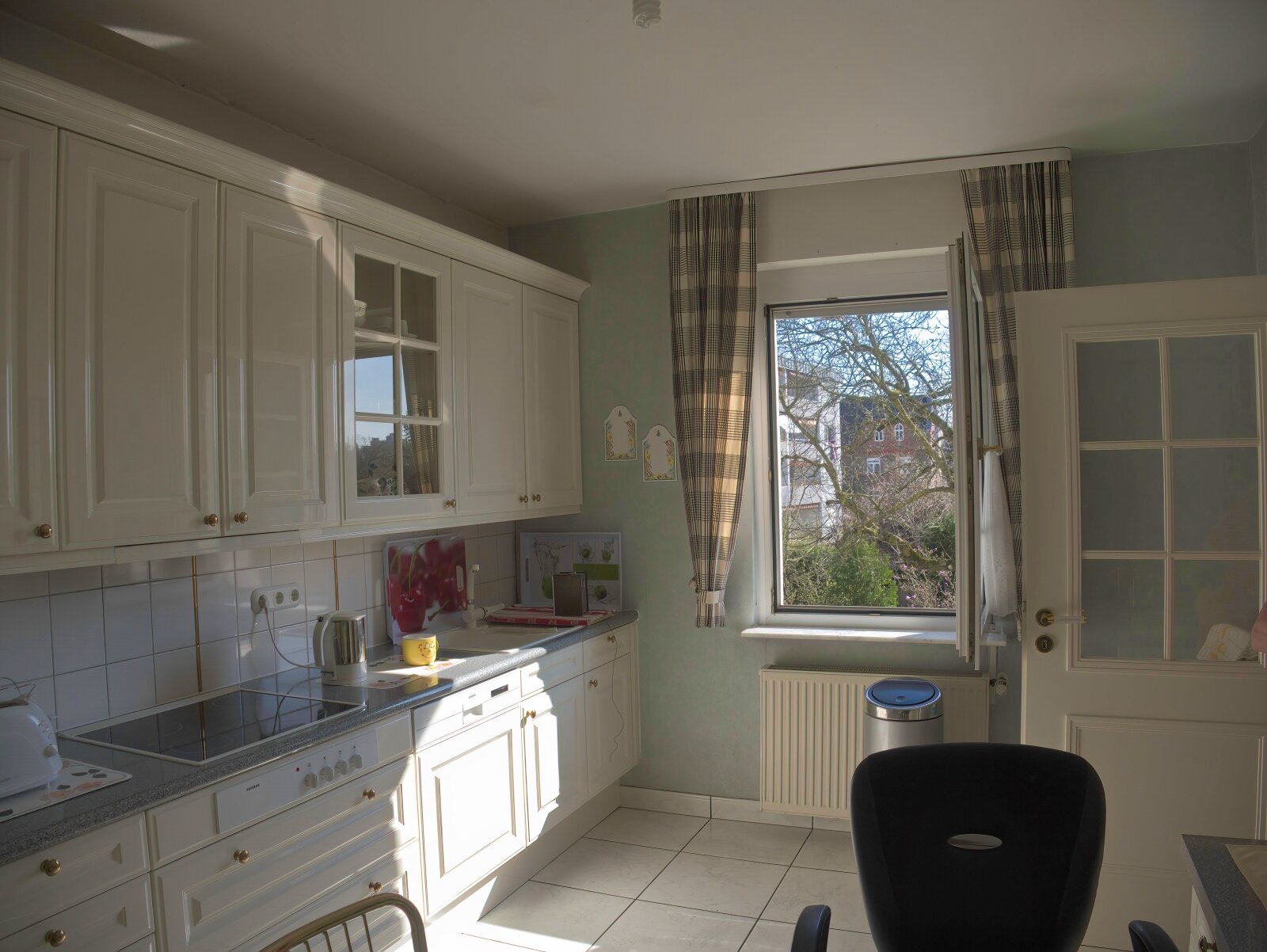 Dreifamilienhaus mit riesigem Garten für Familien