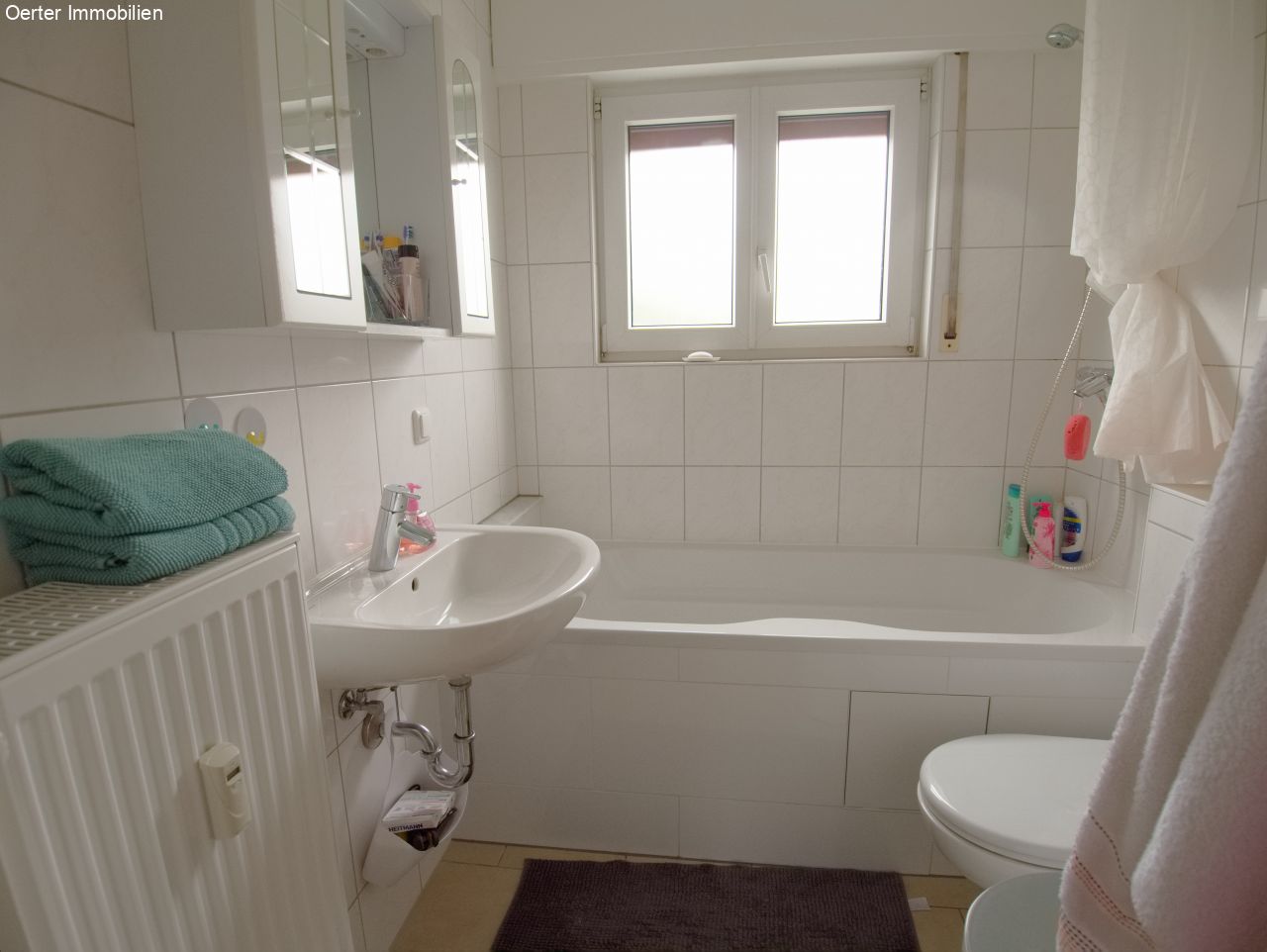 Schöne helle Dreizimmerwohnung mit Balkon und EBK