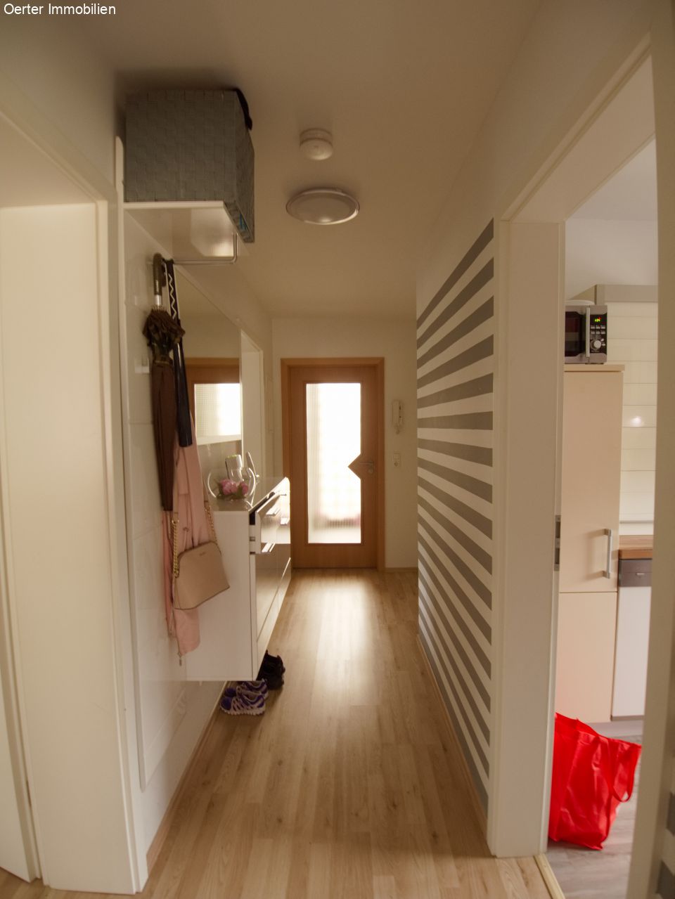 Schöne helle Dreizimmerwohnung mit Balkon und EBK