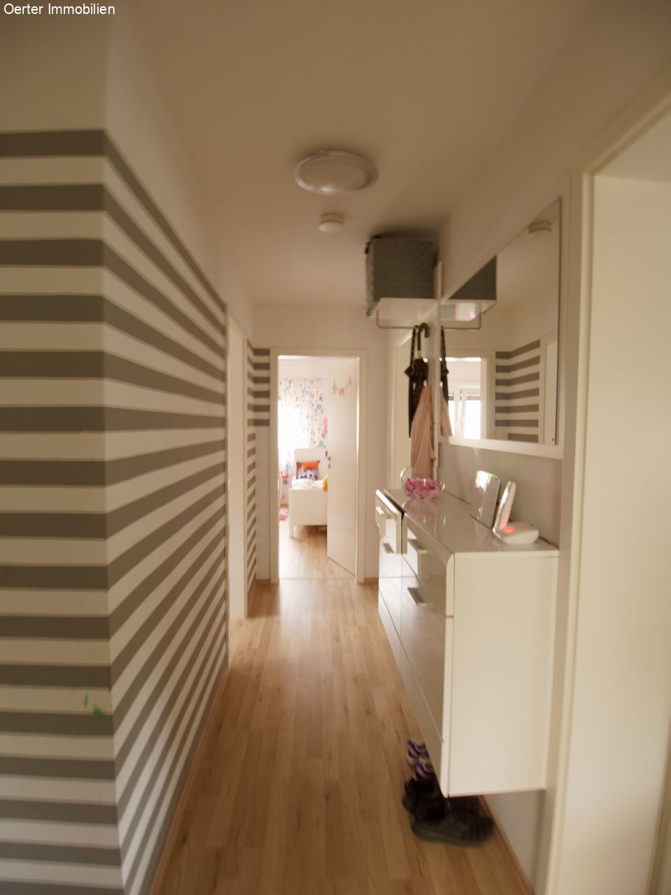 Schöne helle Dreizimmerwohnung mit Balkon und EBK