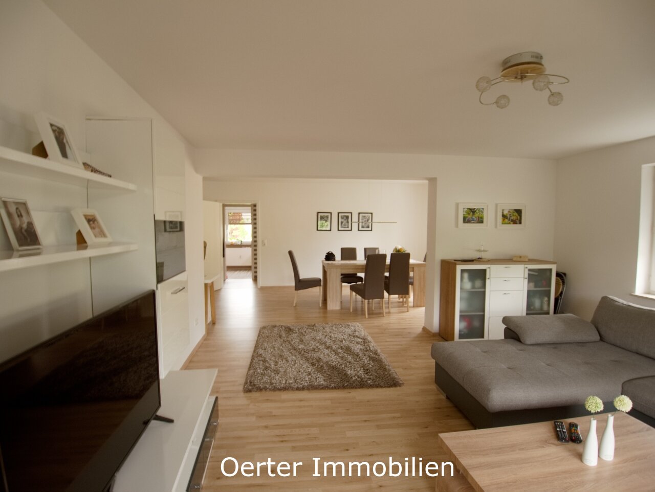 Schöne helle Dreizimmerwohnung mit Balkon und EBK