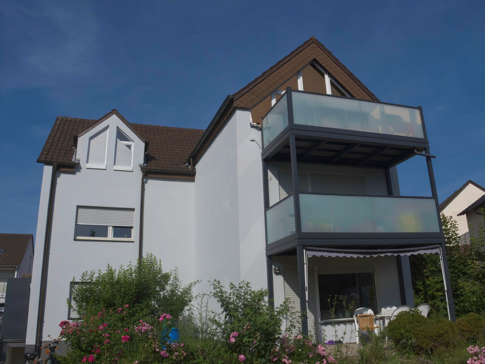 Schöne helle Dreizimmerwohnung mit Balkon und EBK