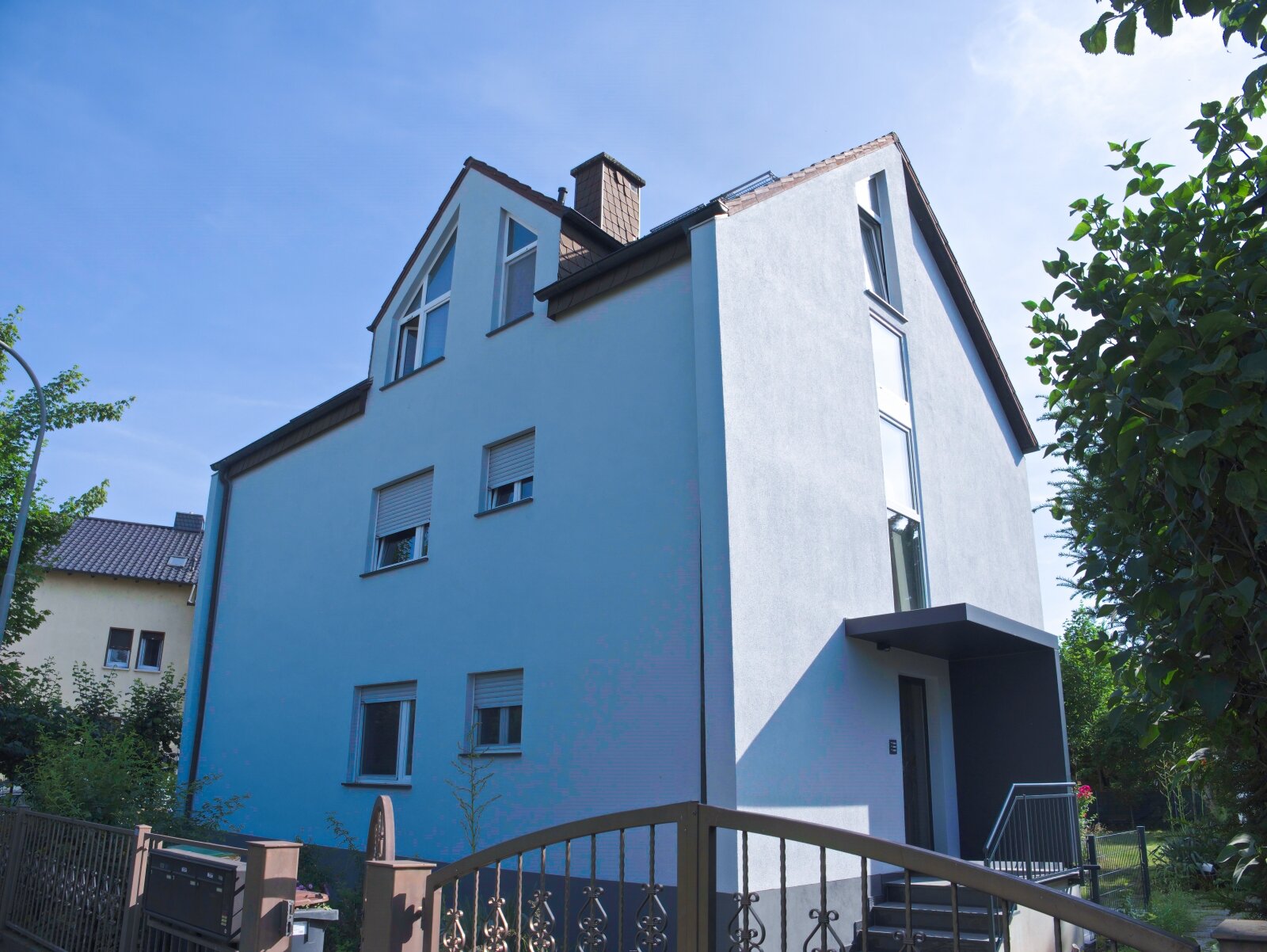 Schöne helle Dreizimmerwohnung mit Balkon und EBK