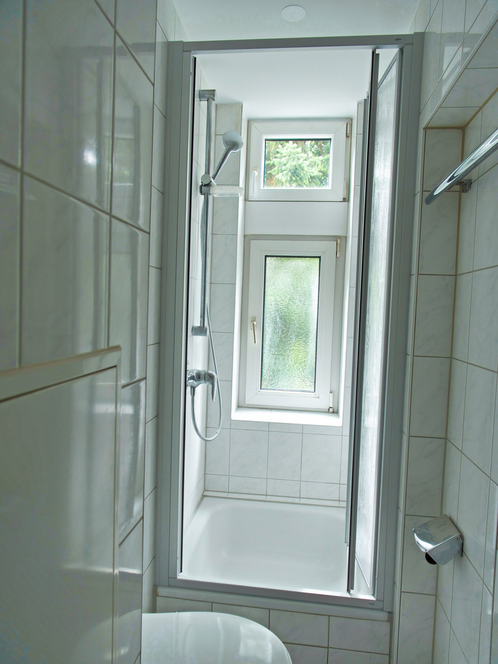 Sehr schöne sanierte Altbauwohnung