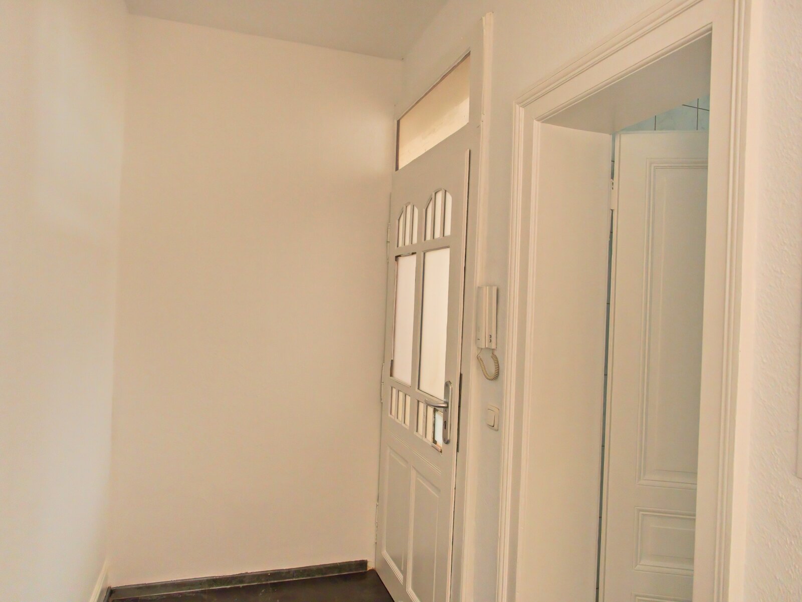 Sehr schöne sanierte Altbauwohnung