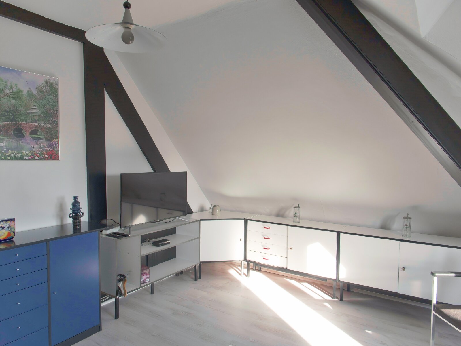 Sehr schöne helle Dachgeschosswohnung