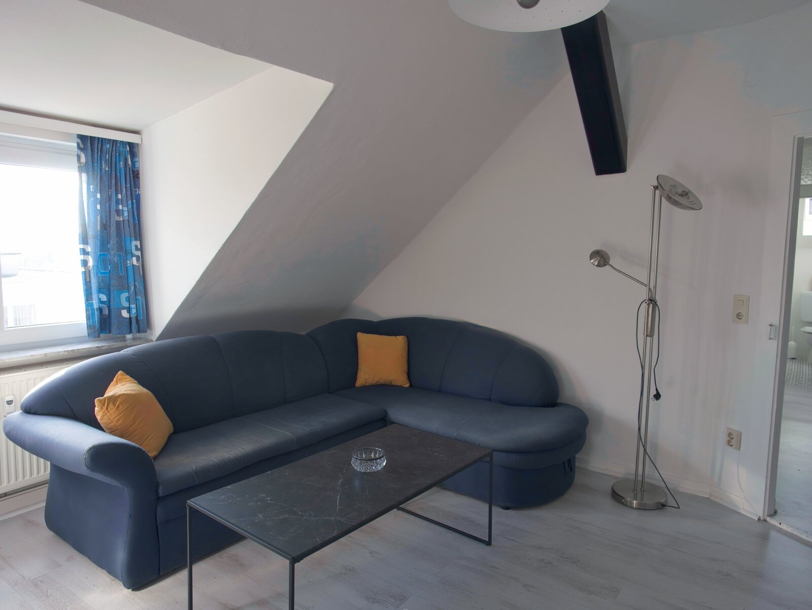 Sehr schöne helle Dachgeschosswohnung