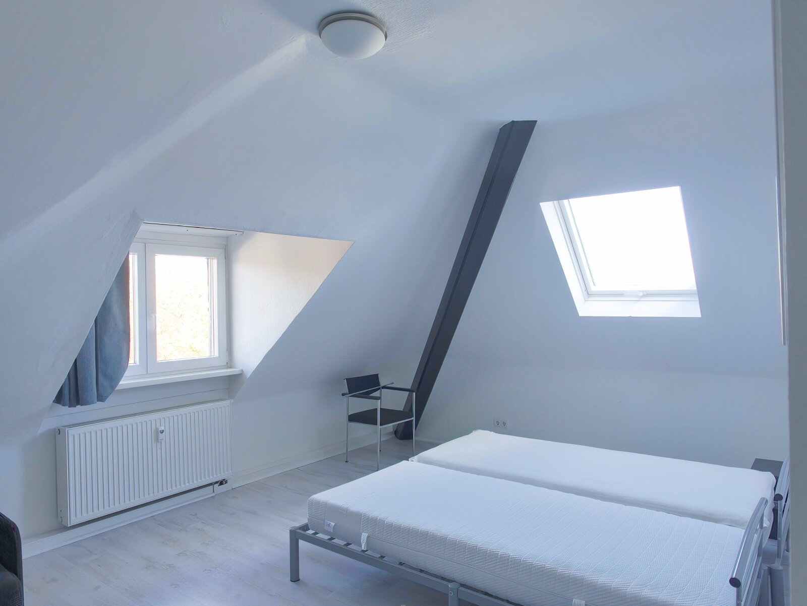 Sehr schöne helle Dachgeschosswohnung