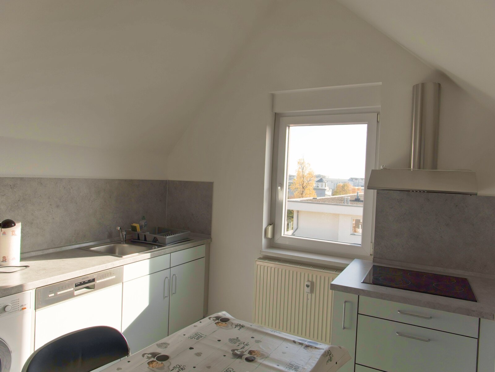 Sehr schöne helle Dachgeschosswohnung