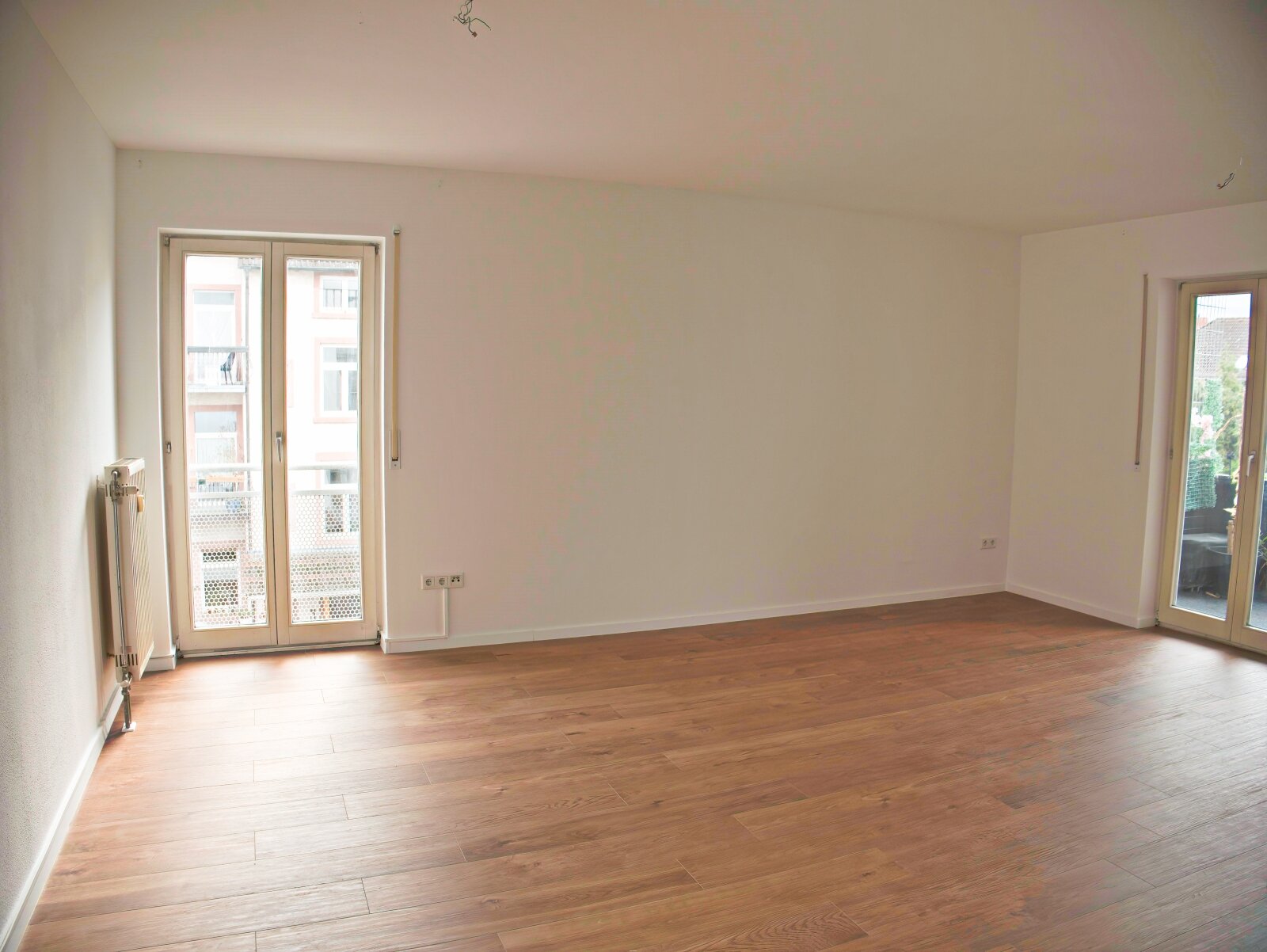 Frankfurt am Main: Schöne Wohnung - Balkon, Einbauküche und TG-Platz  Frankfurt am Main: Schöne Wohnung - Balkon, Einbauküche und TG-Platz