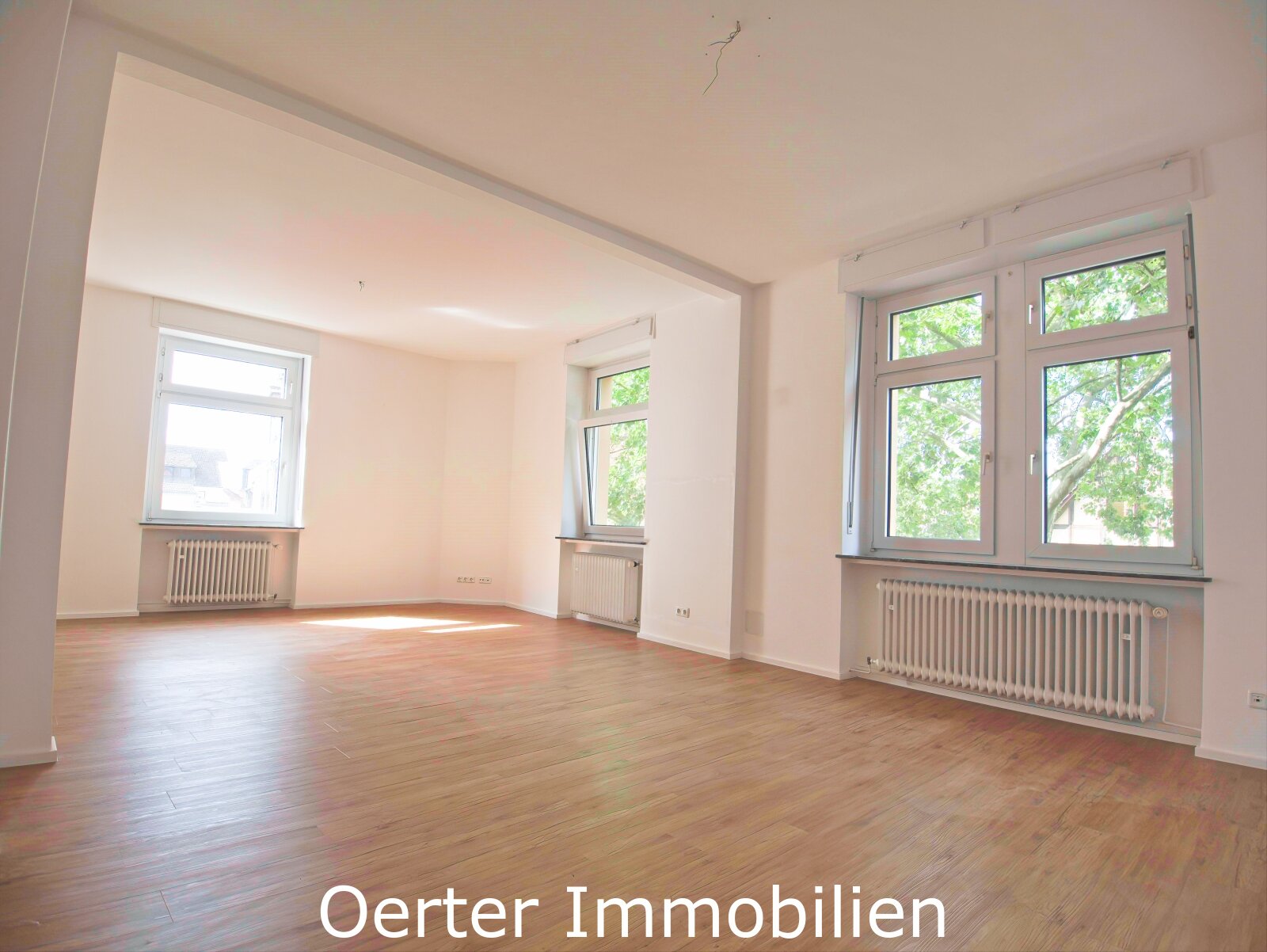 Frankfurt am Main: Große Dreizimmerwohnung im Altbau mit 2 Balkonen Frankfurt am Main: Große Dreizimmerwohnung im Altbau mit 2 Balkonen
