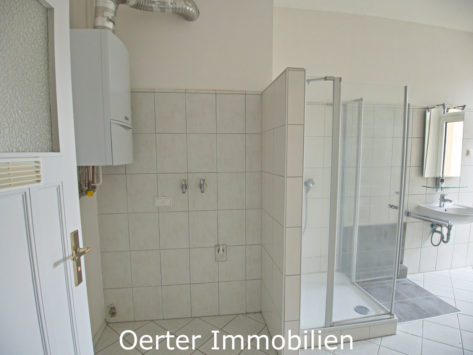 Bad Bild 3 Waschmaschinenplatz u Heizung Bad Bild 3 Waschmaschinenplatz u Heizung